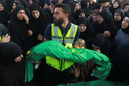 22 عملية لحزب الله ضد الاحتلال.. وقصف على جنوبي لبنان يقتل مُسعفَين بعد إنذارات بالإخلاء