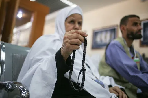 Grupi i parë i haxhilerëve palestinezë niset nga Bregu Perëndimor për në Haxh