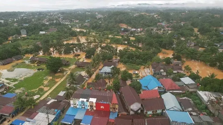Hujan deras picu banjir di Kendari, 317 warga mengungsi