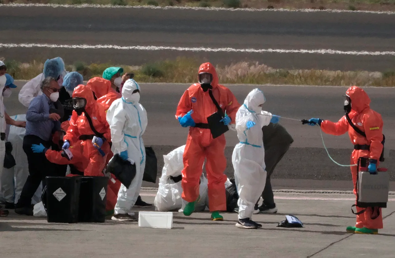 Cruise liner at centre of hantavirus scare heads to Netherlands as evacuation ends