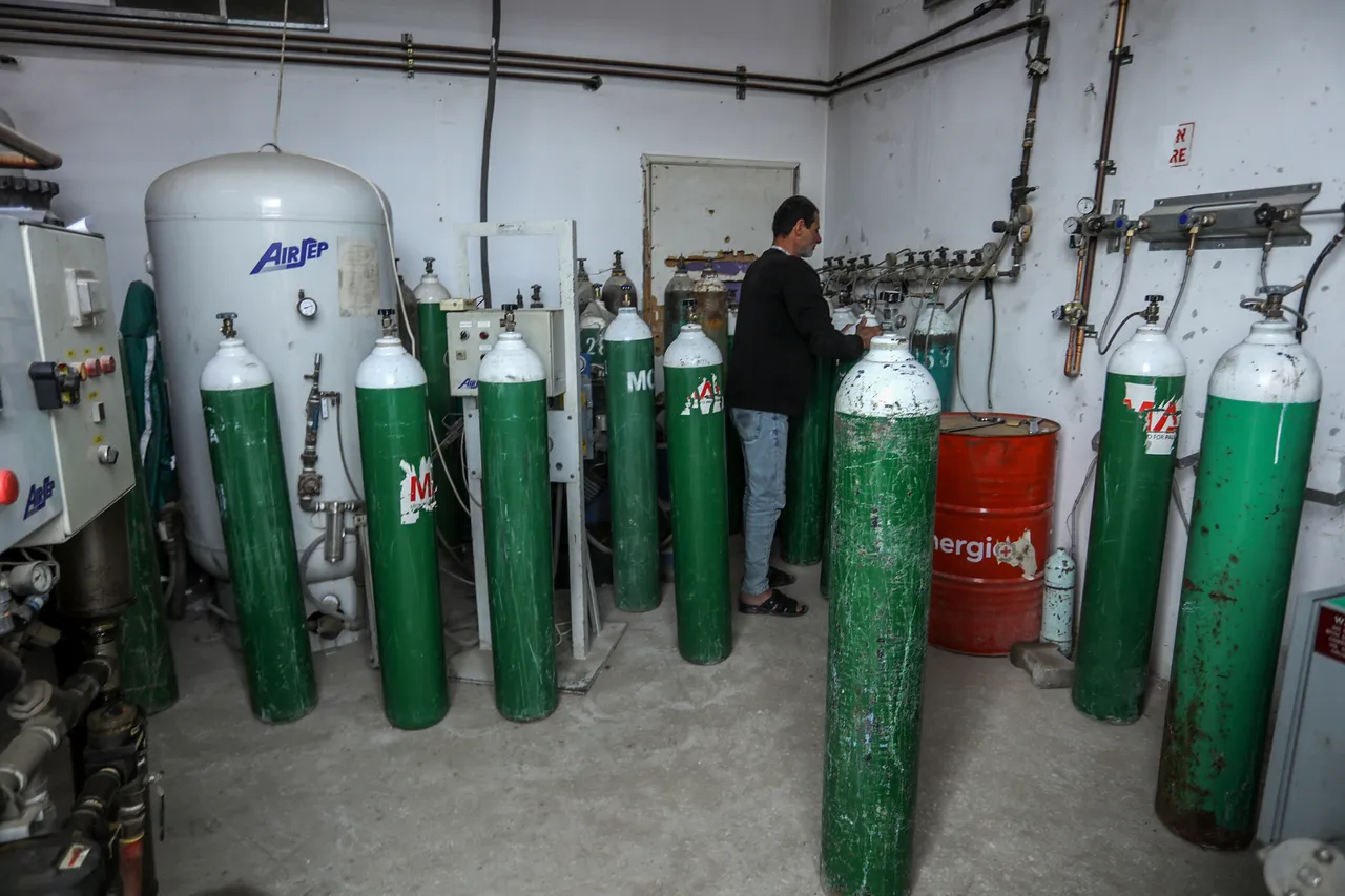 Israeli blockade fuels oxygen crisis at Gaza hospitals, threatening premature babies