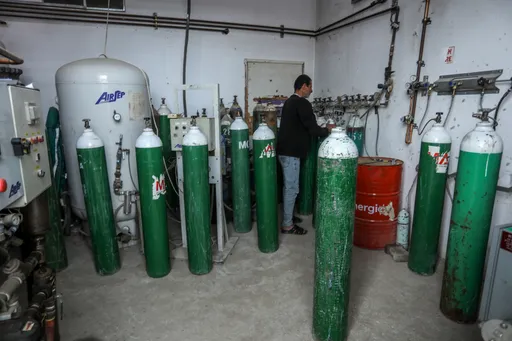 Israeli blockade fuels oxygen crisis at Gaza hospitals, threatening premature babies