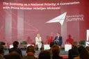 Мицкоски на самитот на „Македонија 2025“: Поврзување на државата за поголем економски раст