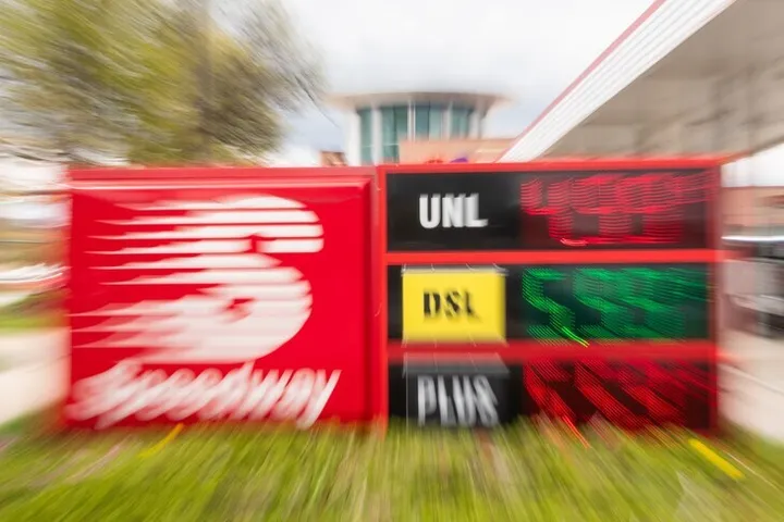 Lufta me Iranin u ka kushtuar ShBA-së mbi 37 miliardë dollarë në rritje të çmimeve të karburantit
