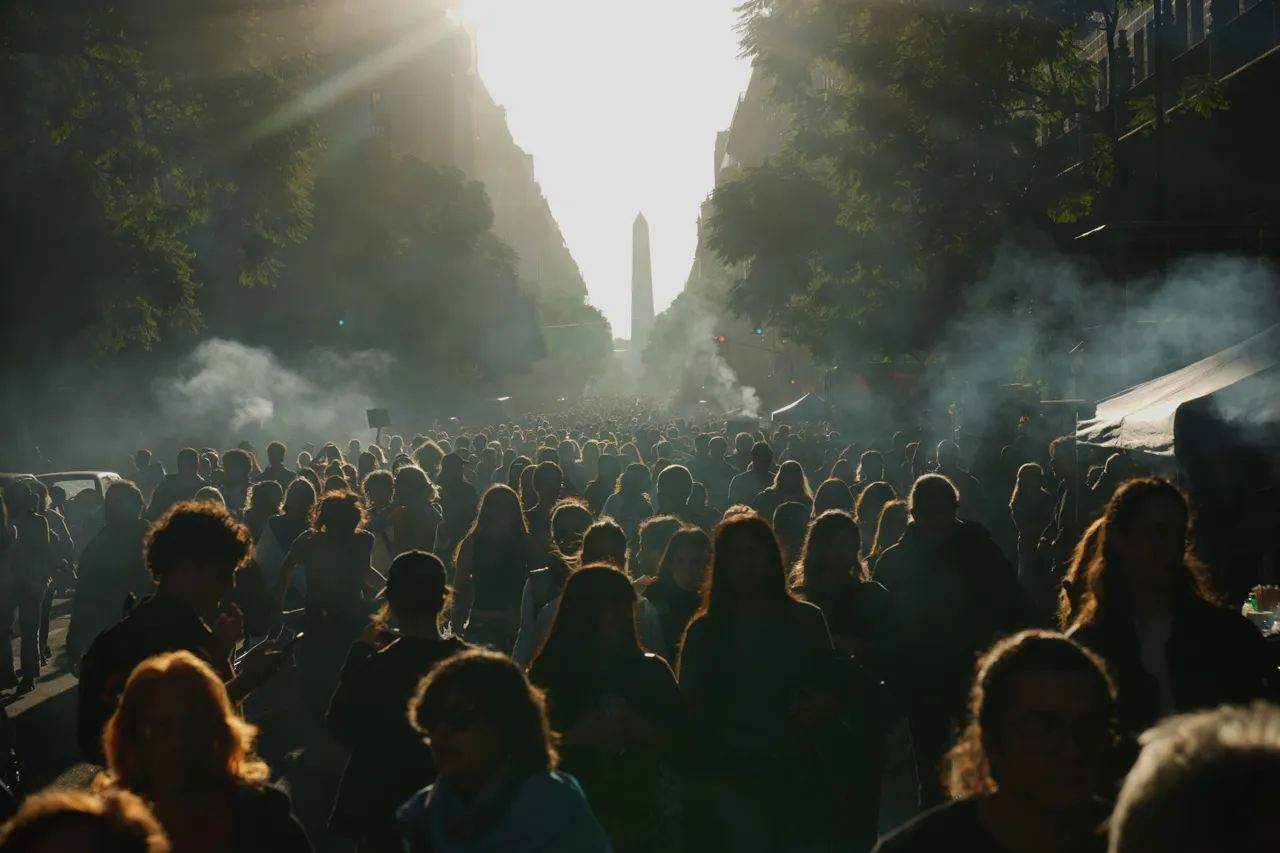 Argentina marcha contra el ajuste de Milei a la universidad pública y por la ley de financiamiento