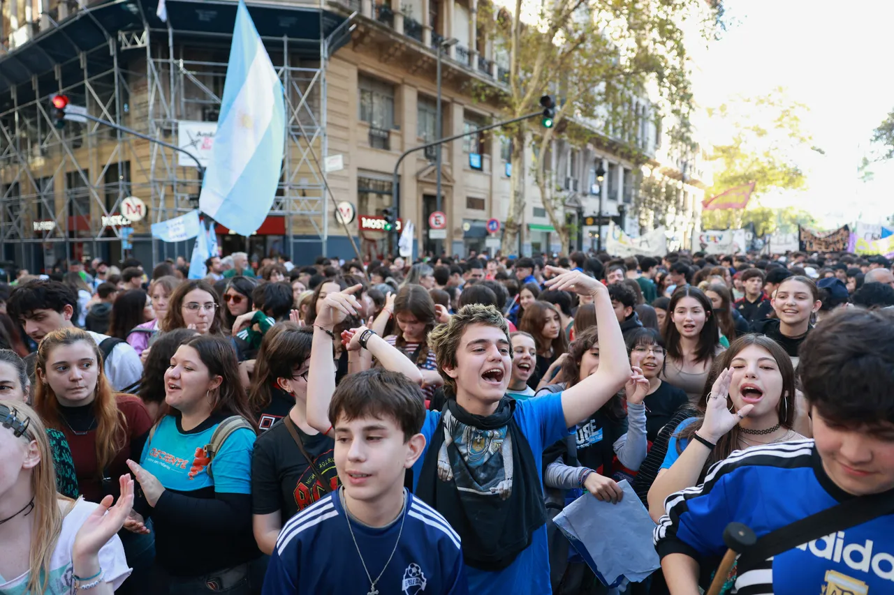 Mass protests in Argentina to protest Milei's university funding cuts