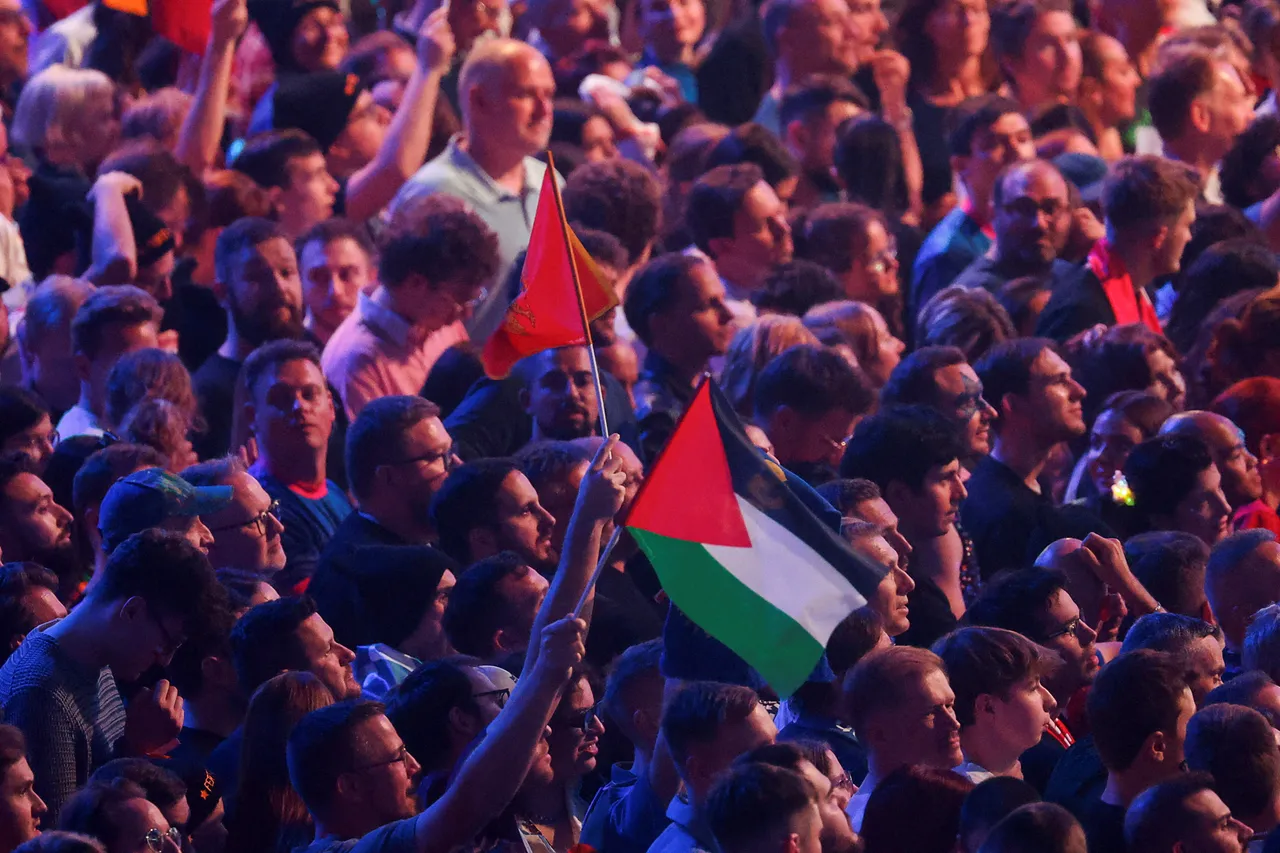 Pfiffe und Buhrufe: Israel qualifiziert sich für ESC-Finale