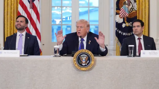 Трамп прочит Вэнса и Рубио в преемники