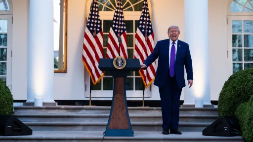 Трамп теряет терпение и тянется к оружию