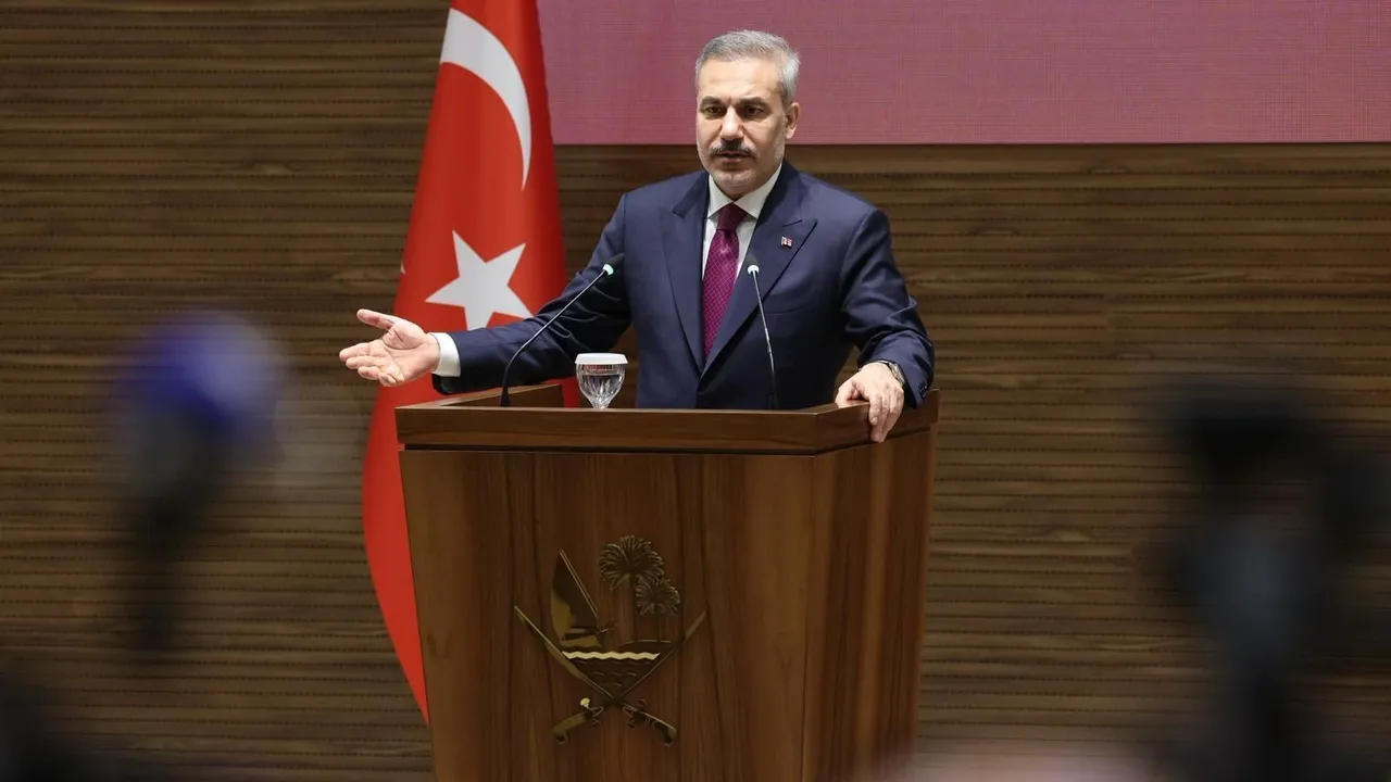 Törkiyä tışqı êşlär ministrı Ormuz buğazınıñ "qoral" bularaq qullanılmasqa tiyeşlegen äytte