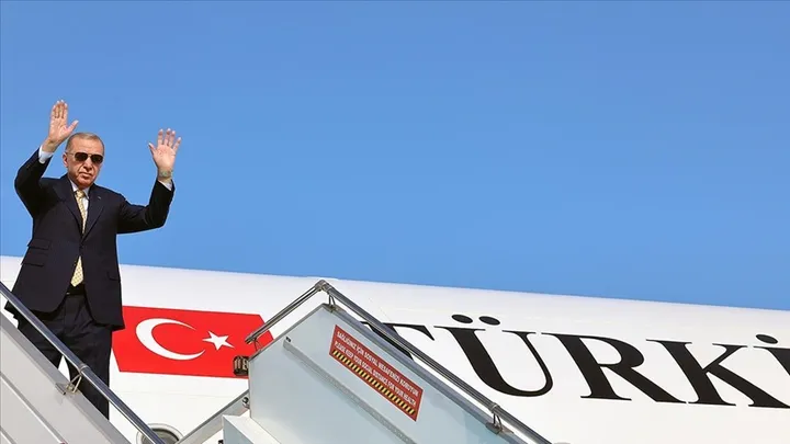 Erdoğan udhëton për në Kazakistan për të marrë pjesë në samitin e Organizatës së Shteteve Turke