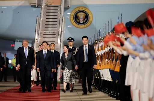 Trump stigao u Peking na samit s Xijem usred rata u Iranu