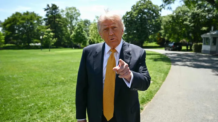 Trump dénonce une “trahison” après des révélations sur les capacités militaires de l’Iran