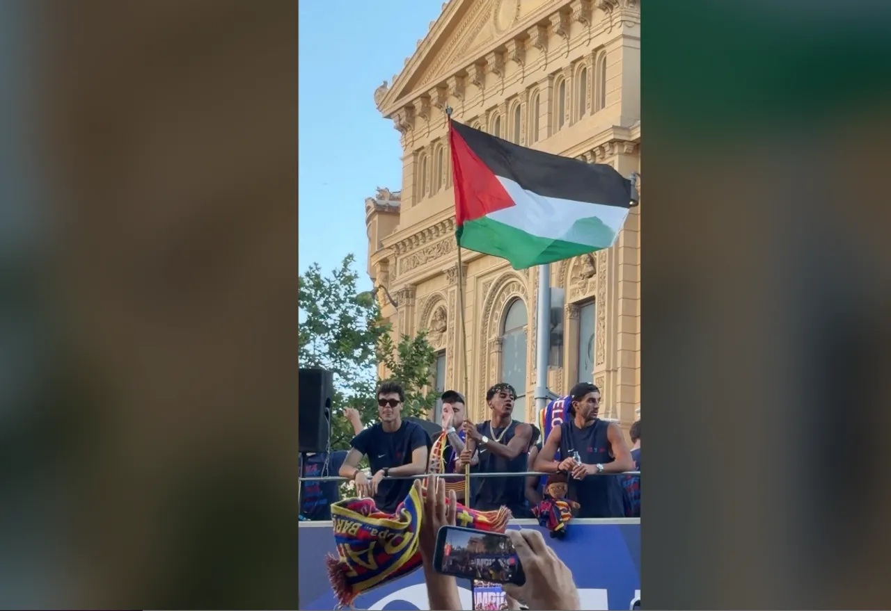 ראש ממשלת ספרד סאנצ'ז אמר שהוא "גאה" בכוכב ברצלונה ימאל, שהניף דגל פלסטין