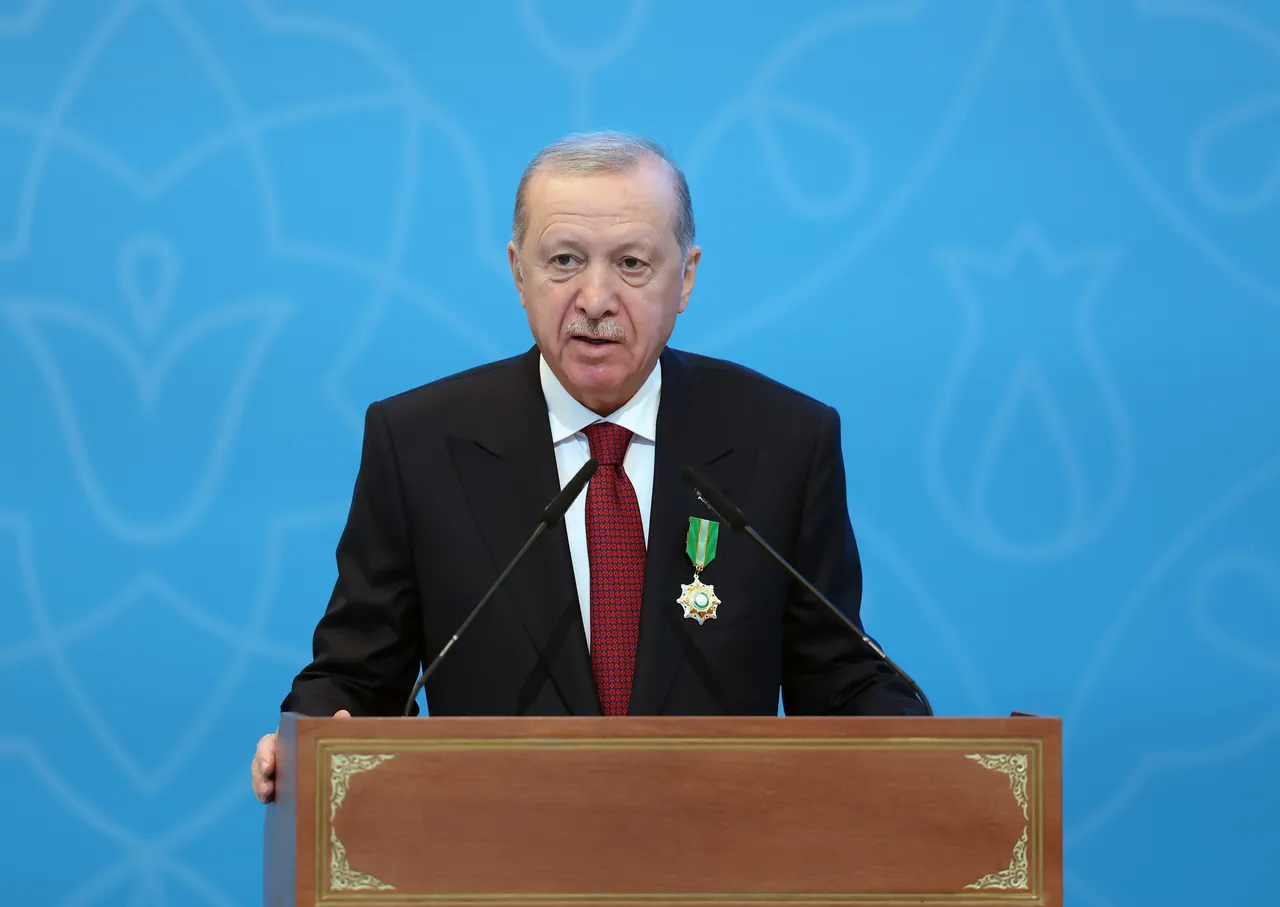 أردوغان: سنواصل دعم "الممر الأوسط" مع كازاخستان لنقل البضائع والطاقة إلى الغرب