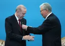 أستانة.. توكاييف يقلّد أردوغان وسام “خوجة أحمد يسوي” تكريماً للعلاقات الأخوية بين البلدين