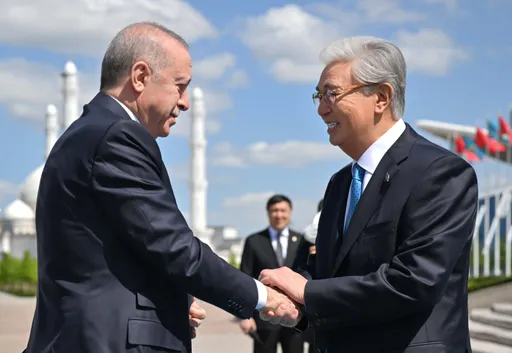 Rais wa Uturuki apewa mapokezi makubwa Kazakhstan