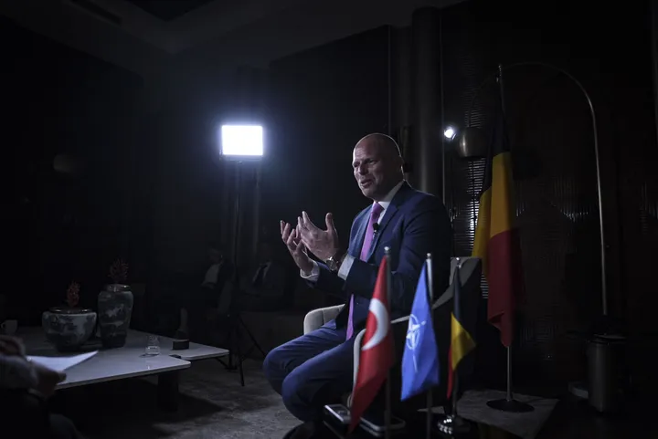 Belgische minister Defensie: Türkiye en Oekraïne geven goede voorbeeld bij veranderende oorlsvoering