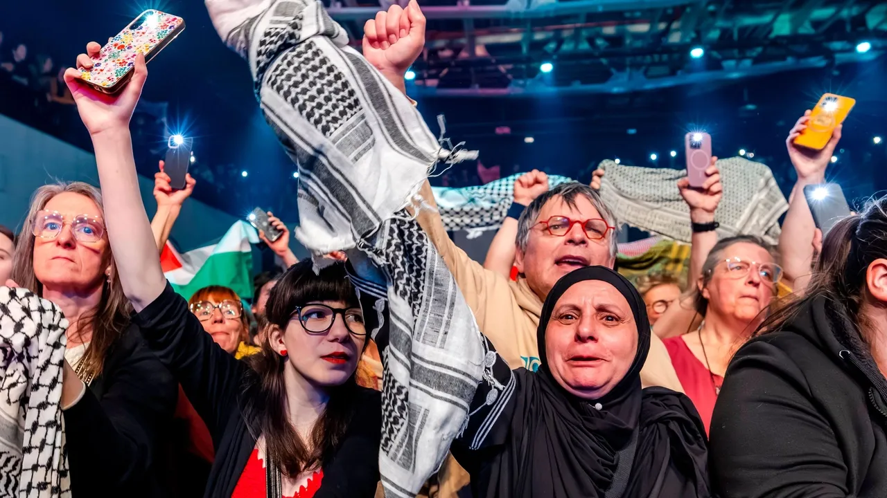Representante de Israel no Festival Eurovisão da Canção foi vaiado ao subir ao palco
