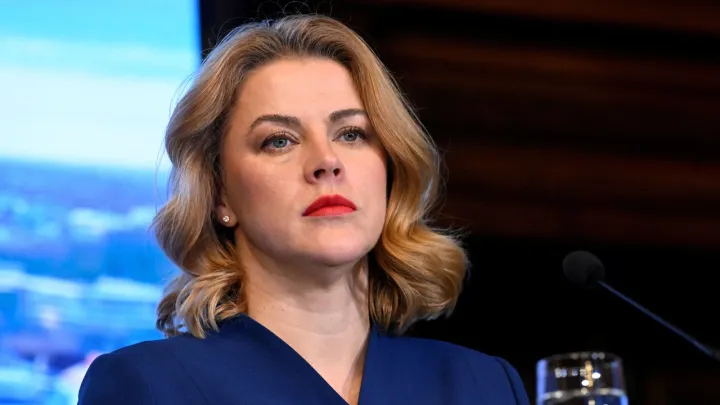 Скандал с беспилотником привел к отставке правительства Латвии