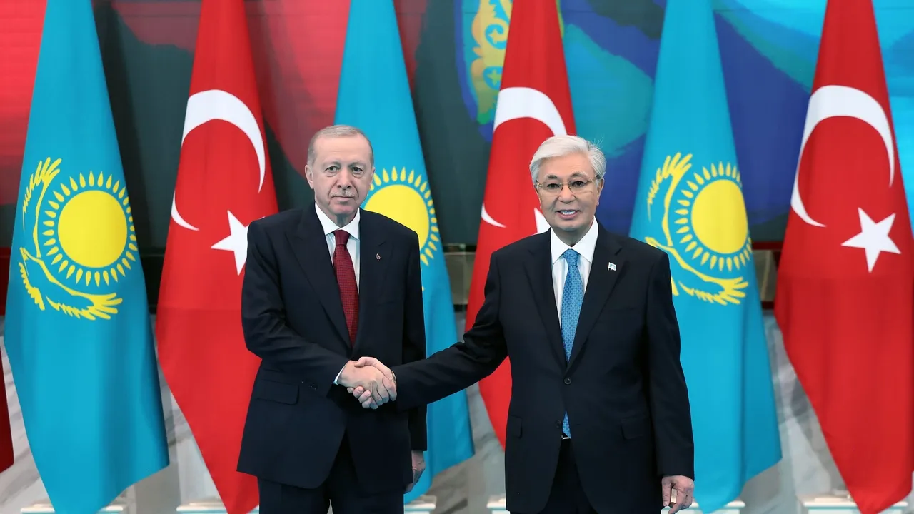 الرئيس أردوغان من كازاخستان: سنجعل المرحلة المقبلة قرن العالم التركي