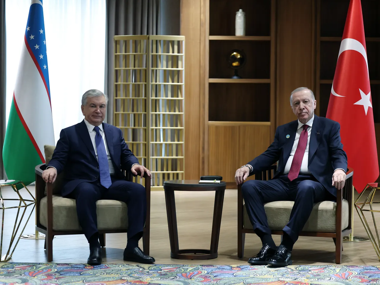 Presidenti turk dhe ai uzbek diskutojnë bashkëpunimin në mbrojtje dhe tregti në Turkistan