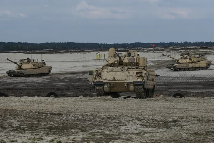 Zyrtari i lartë i NATO-s: Lëvizjet e trupave amerikane nuk paraqesin “rrezik” për krahun lindor