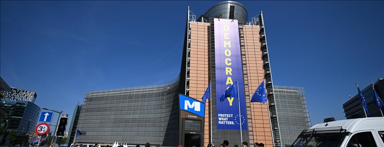 Eurostat i  Mbi 42  e përdoruesve të internetit në BE hasën mesazhe armiqësore në vitin 2025