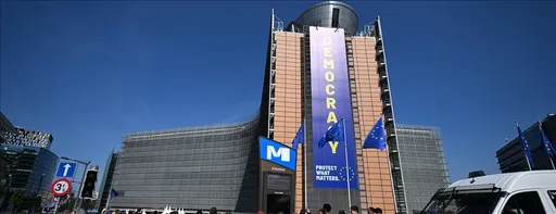 Eurostat-i: Mbi 42% e përdoruesve të internetit në BE hasën mesazhe armiqësore në vitin 2025