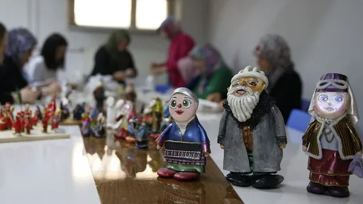 Жените од Кајсери ги претвораат камењата во кукли, негувајќи ја анадолската култура