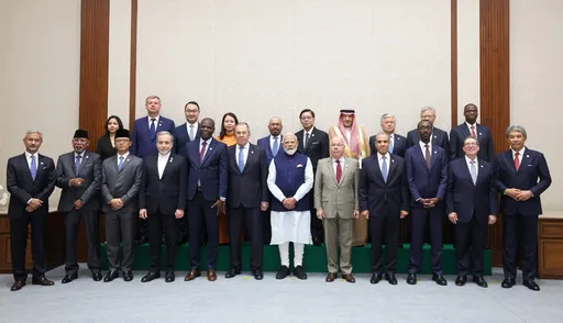 ब्रिक्स मंच पर मोदी ने "अधिक समावेशी विश्व व्यवस्था" का आह्वान किया।