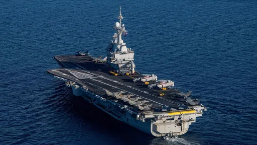 Détroit d’Ormuz: le porte-avions français Charles-De-Gaulle en mer d'Arabie