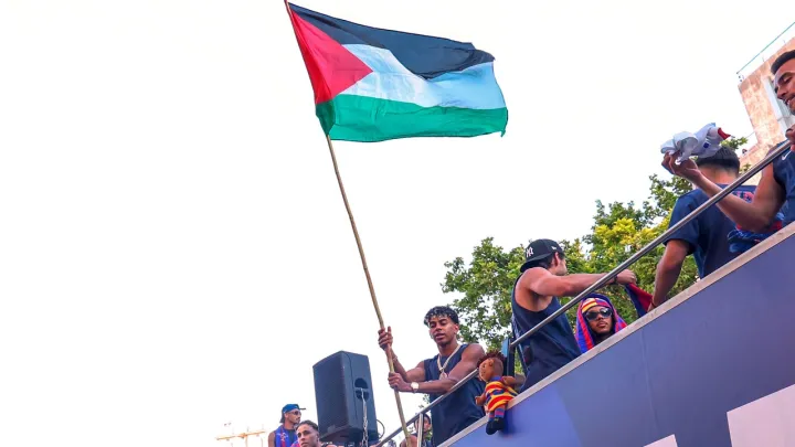 Le Premier ministre espagnol est “fier” de Lamine Yamal qui a brandi un drapeau palestinien