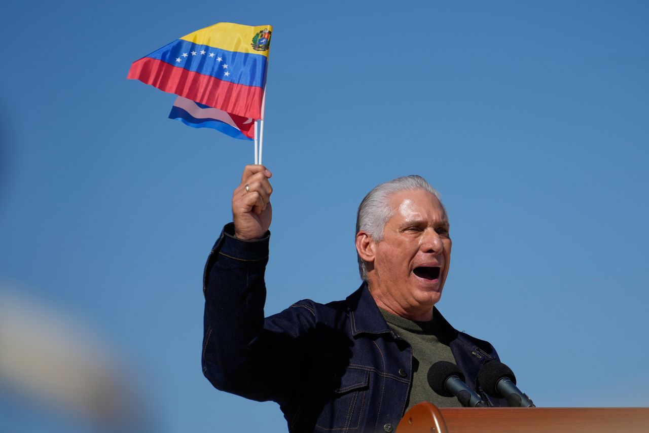 Cuba warns of 'bloodbath' if US launches military strike