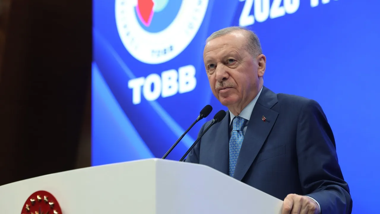 أردوغان: حجم التجارة الخارجية التركية بلغ 820 مليار دولار سنوياً واقتصادنا واصَل نموه رغم الحروب