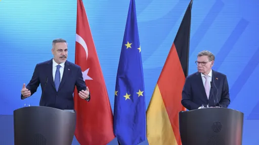 فيدان يدين الهجوم الإسرائيلي على أسطول الصمود ويدعو لضرورة تعميق التعاون بين تركيا وألمانيا