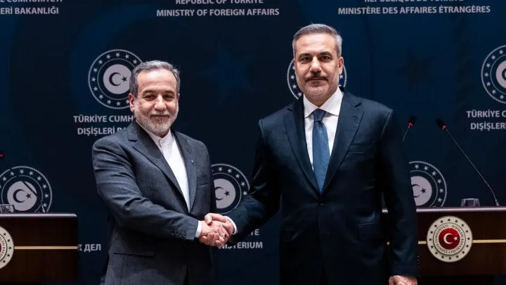 Fidan häm Araqçi tuqtap qalğan AQŞ-İran tınıçlıq söyläşüläre turında söyläşte