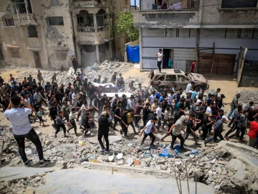 Israel bombardeia ponto de distribuição de alimentos, mata mais quatro palestinianos em Gaza