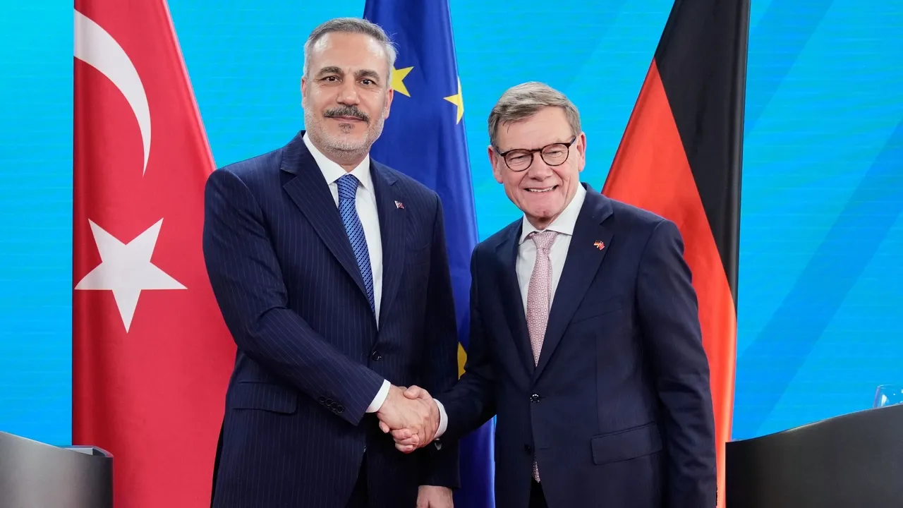 Fidan urges US-Iran dialogue as Germany backs Türkiye