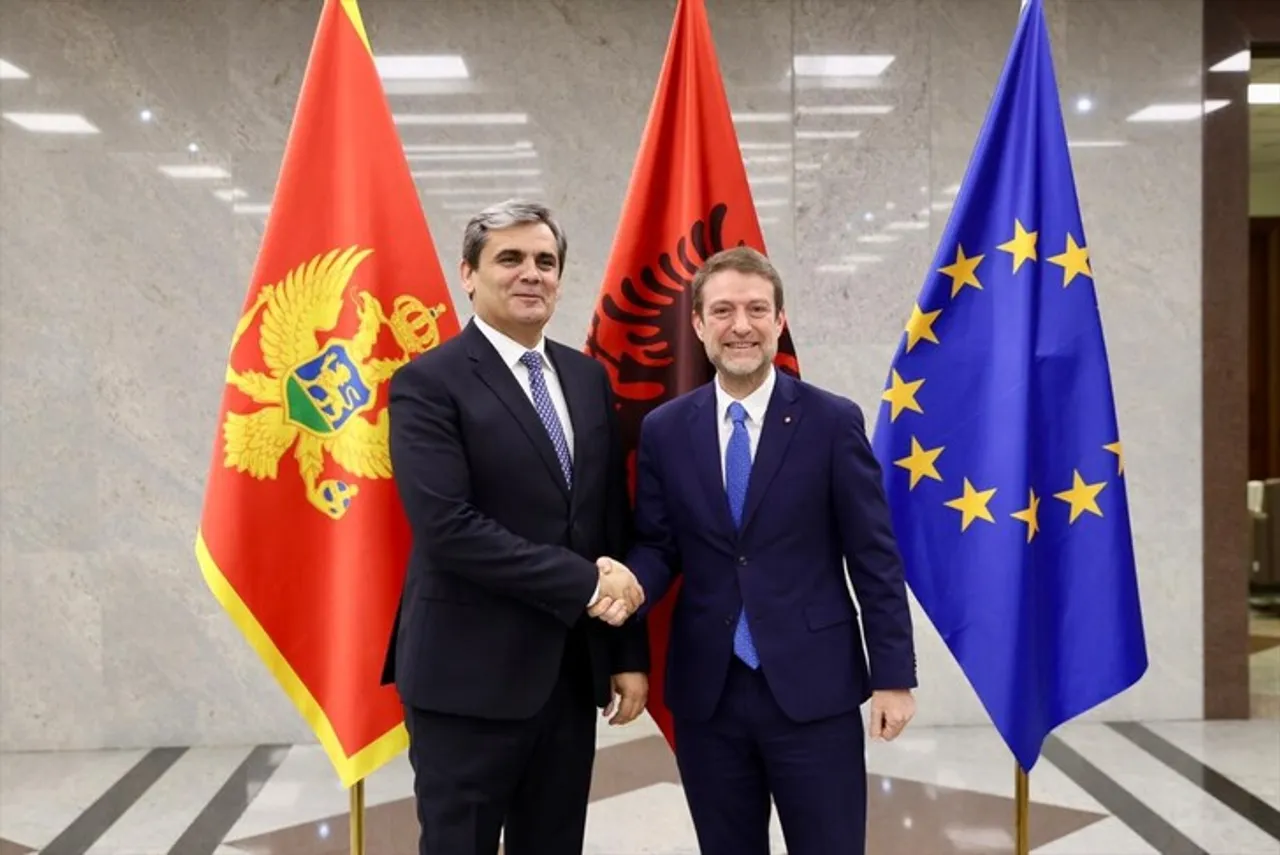 Шефот на албанската дипломатија се сретна со црногорскиот колега: Албанија и Црна Гора изградија вистински модел на регионална соработка