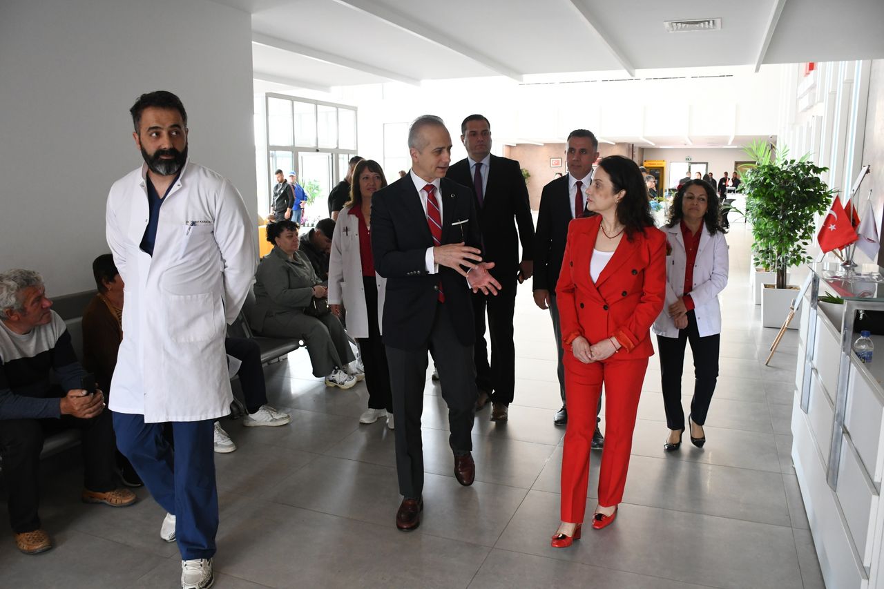 ambasadori-turk-per-spitalin-rajonal-memorial-ne-fier-simbol-i-plote-i-miqesise-türkiye-shqiperi