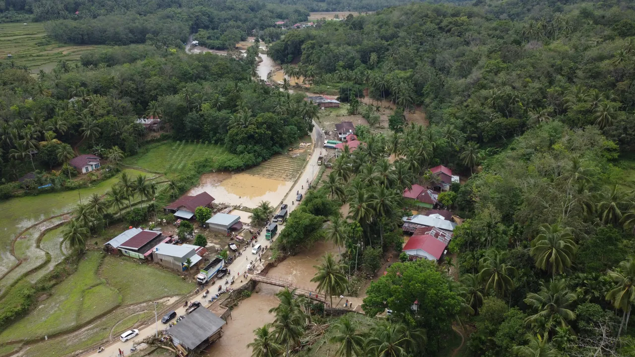 BNPB: Hujan deras picu banjir di tiga provinsi, ribuan warga terdampak