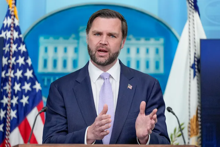 فانس: تقدم جيد في المحادثات مع إيران.. وإعلام عبري: إسرائيل فوجئت بتأجيل ترمب للهجوم