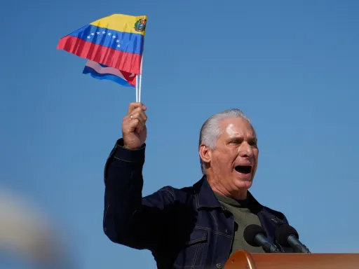 Cuba alerta para um “banho de sangue” caso os EUA lancem um ataque militar