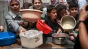 اعتراض آوارگان فلسطینی در غزه به کاهش وعدههای غذایی آشپزخانه مرکزی جهانی