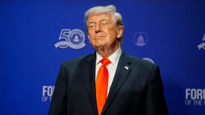 Trump najavio povećanje carina na automobile iz EU-a na 25 posto