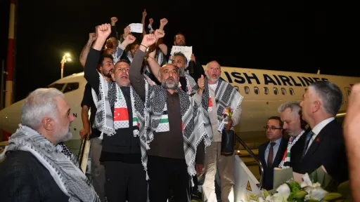 Flottille pour Gaza: des activistes détenus par Israël arrivent à Istanbul