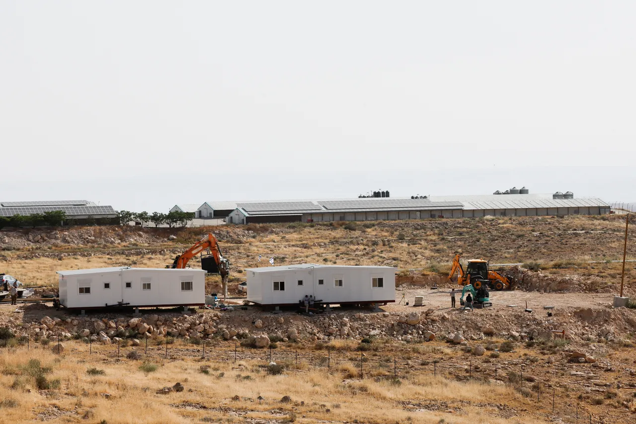 מתנחלים בלתי חוקיים תקפו פלסטינים והשחיתו רכוש בסמוך לנבלוס; 8 נפצעו
