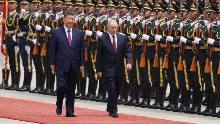 Putin e Xi Jinping encontram-se em Pequim dias após a visita de alto perfil de Donald Trump à China