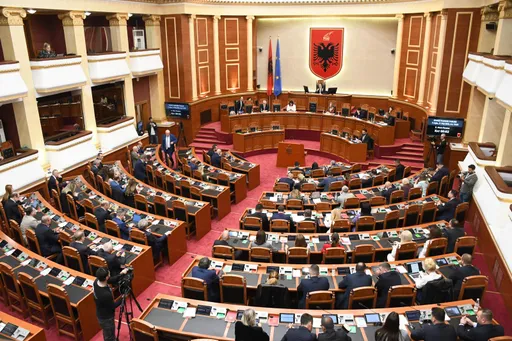 Shtyhet interpelanca me ministrin e Brendshëm mbi emigracionin dhe kontrollet kufitare